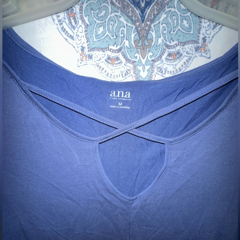 Good condition blouse. Looking for a new home.